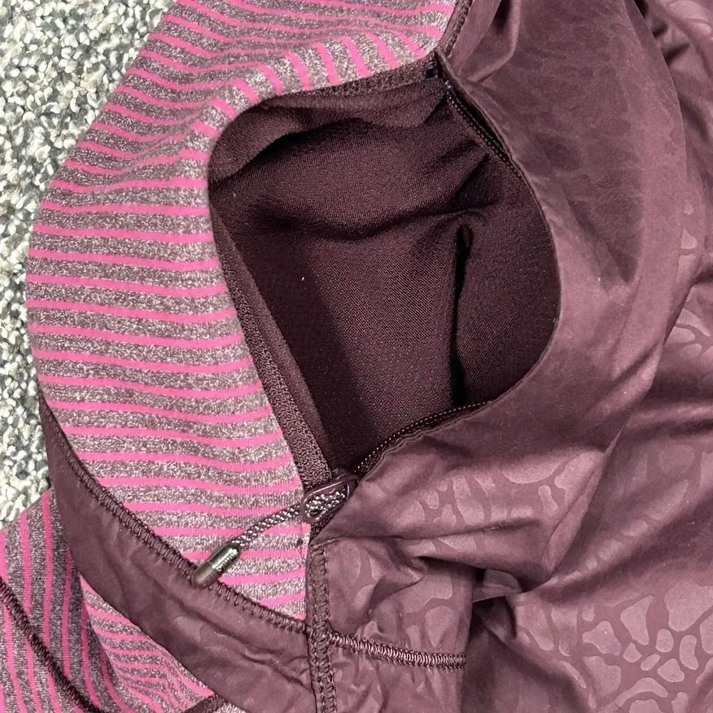 Lululemon Rebel Runner‎ Vest Womens 4 Petal Camo Print Quilted Bordeaux Berry